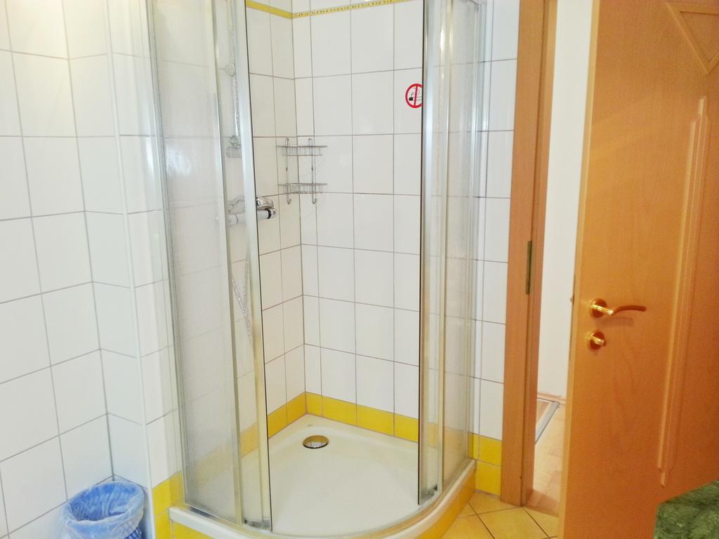 Gastehaus Zur Schonen Aussicht Panzió Spitz an der Donau Szoba fotó